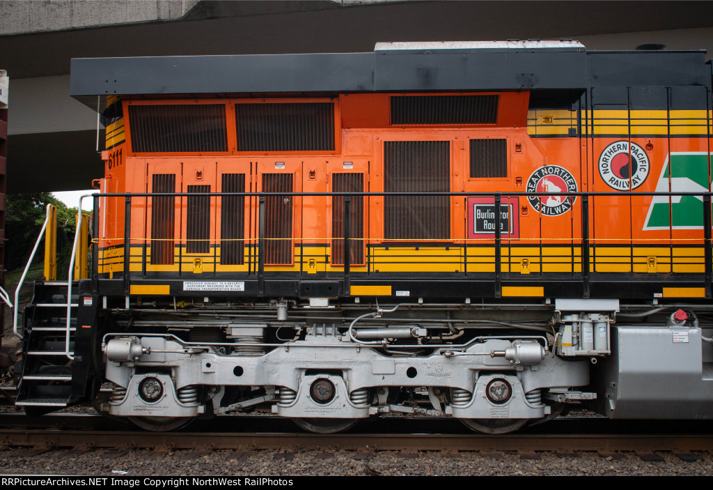 BNSF 6111